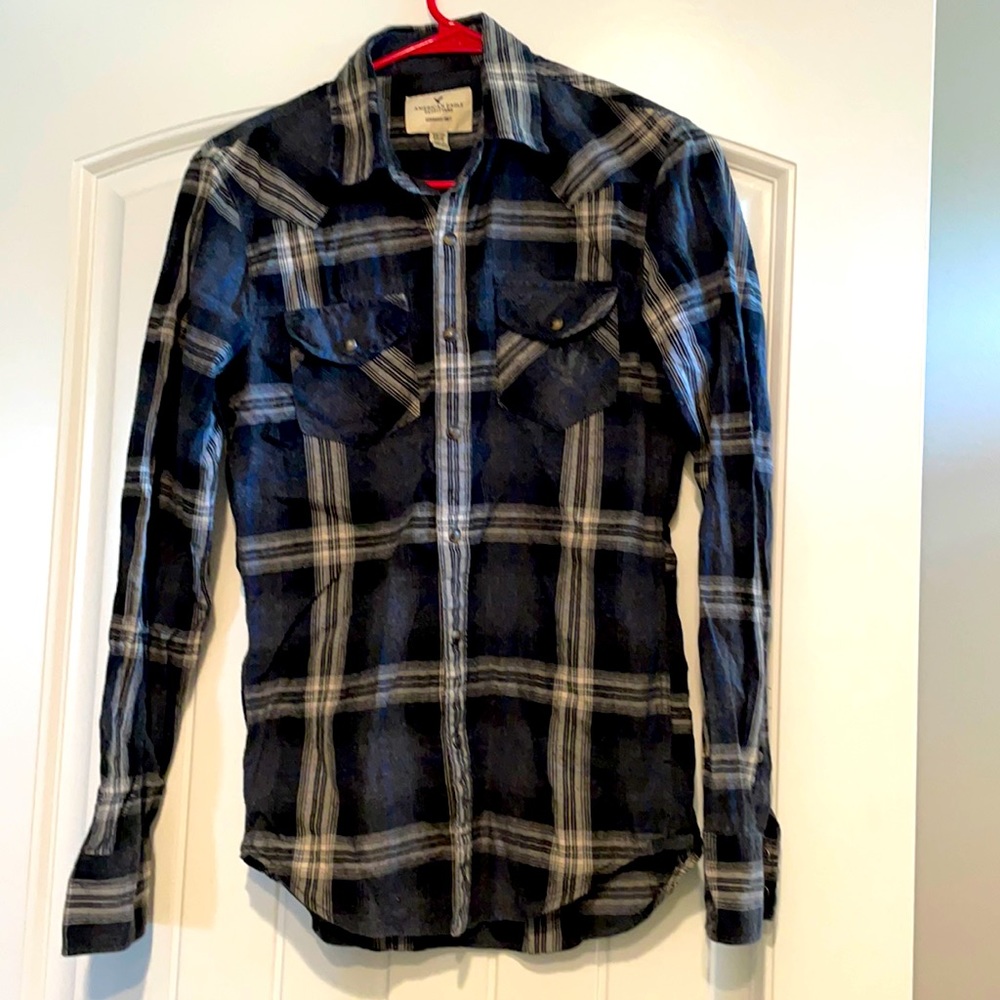 Men’s American Eagle button down